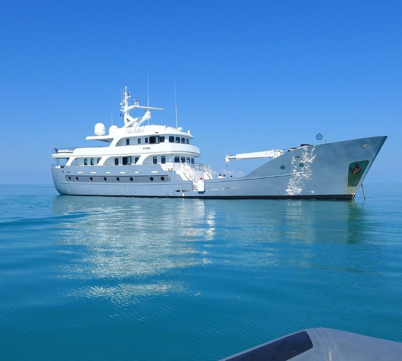 yacht chartering australia